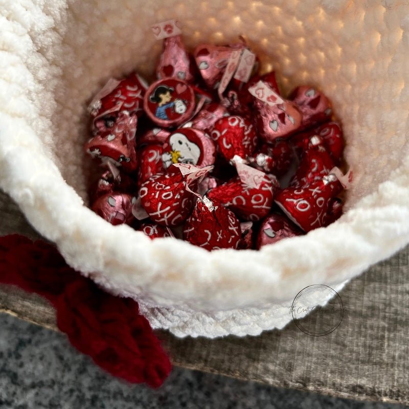 An even closer look at the inside of the basket filled with chocolates - The Craft Shoppe Canada